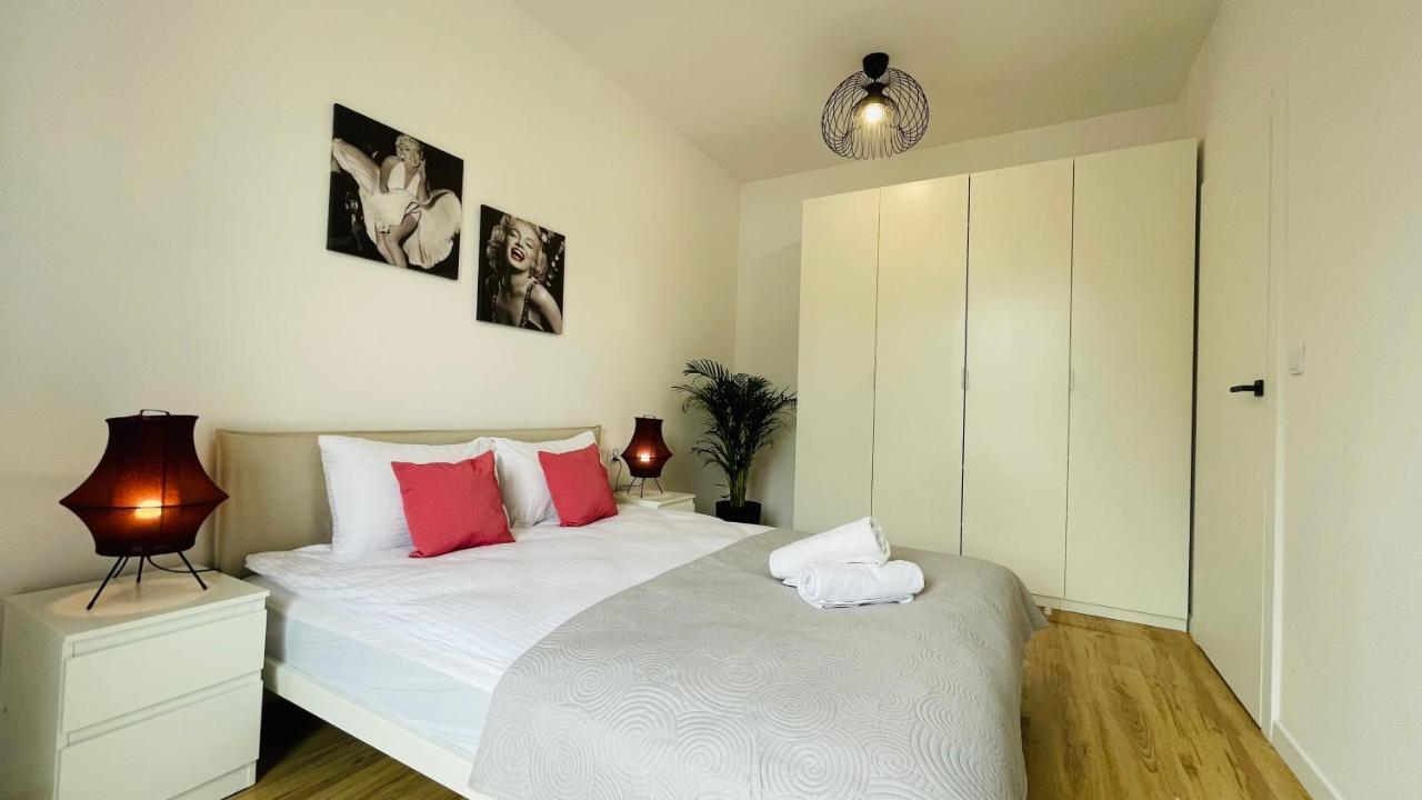 Ferienwohnung Jm Millennium Kaweczynska 37 Warschau Exterior foto